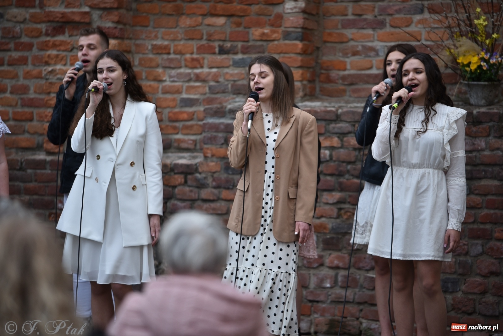 Zdjęcie w galerii na portalu naszraciborz.pl: Miraż znów na żywo. Koncert papieski na zamku [FOTO i WIDEO] wiadomości z regionu
