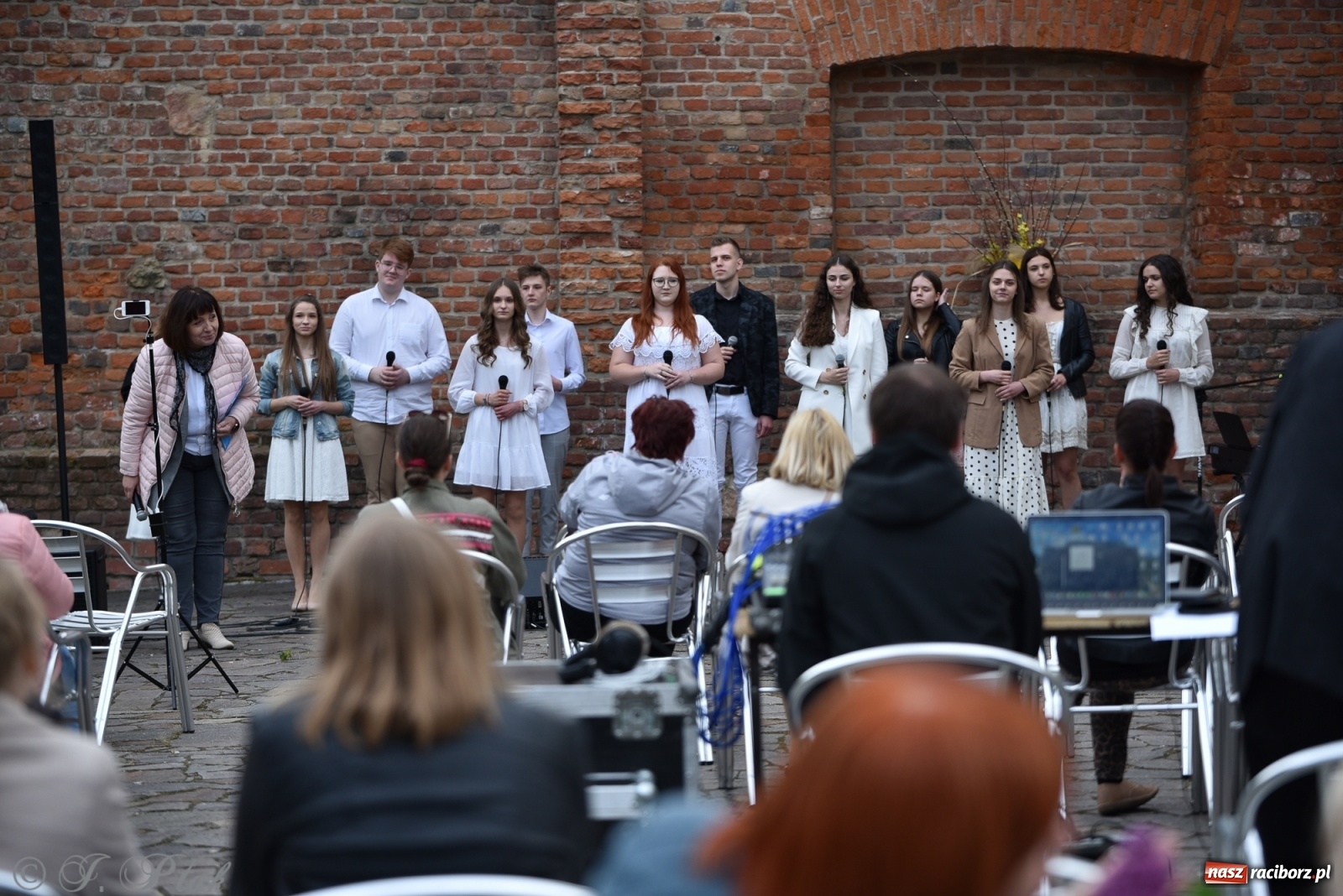 Zdjęcie w galerii na portalu naszraciborz.pl: Miraż znów na żywo. Koncert papieski na zamku [FOTO i WIDEO] wiadomości z regionu