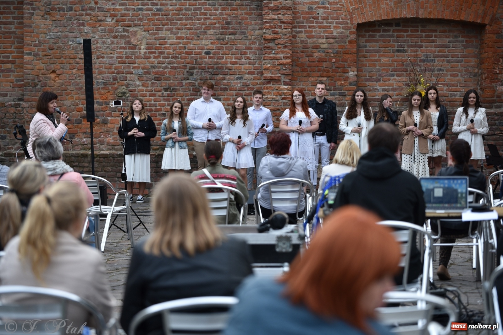 Zdjęcie w galerii na portalu naszraciborz.pl: Miraż znów na żywo. Koncert papieski na zamku [FOTO i WIDEO] wiadomości z regionu