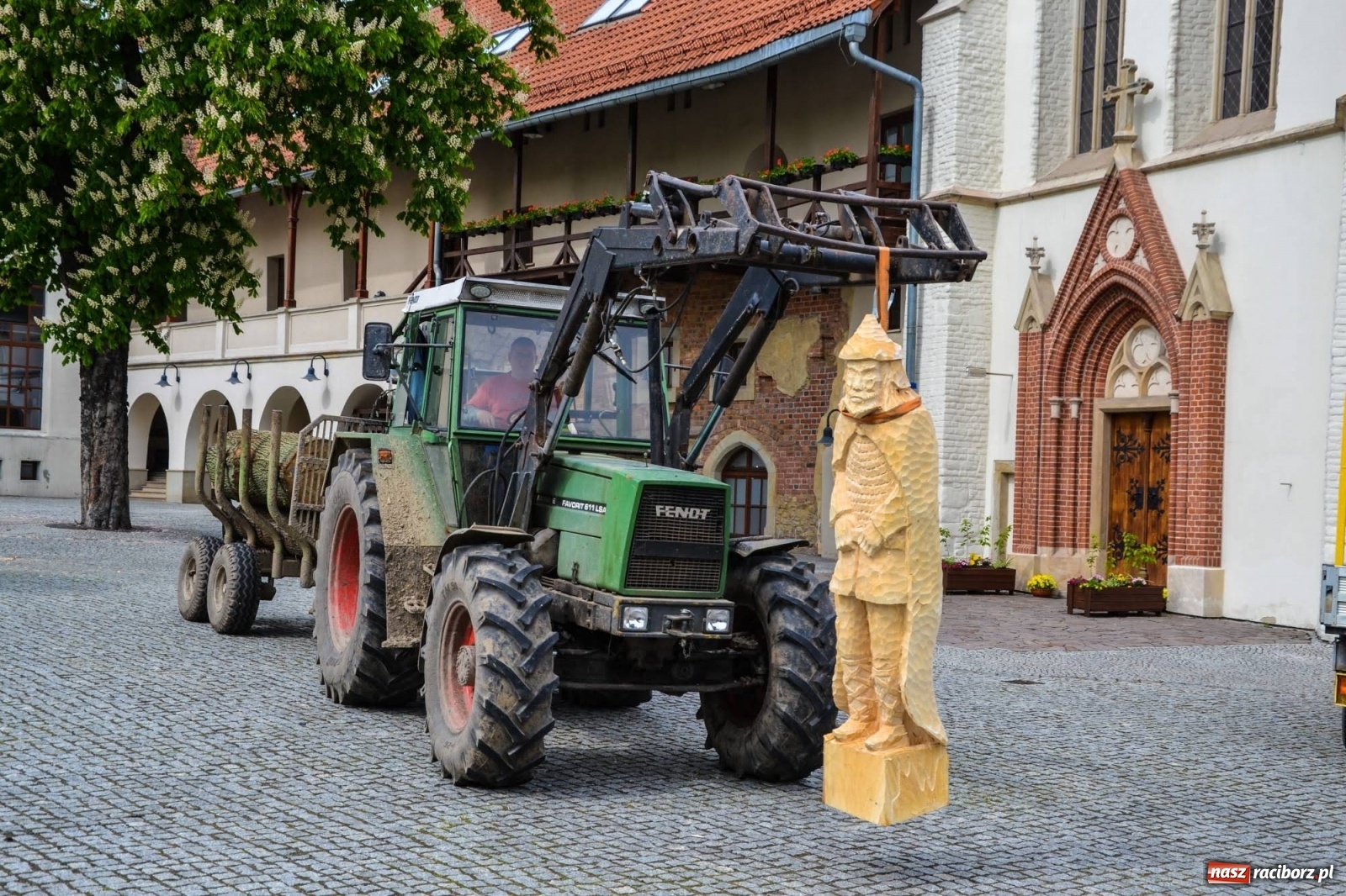 Zdjęcie w galerii na portalu naszraciborz.pl: Władcy Raciborza wrócili na zamek wiadomości z regionu
