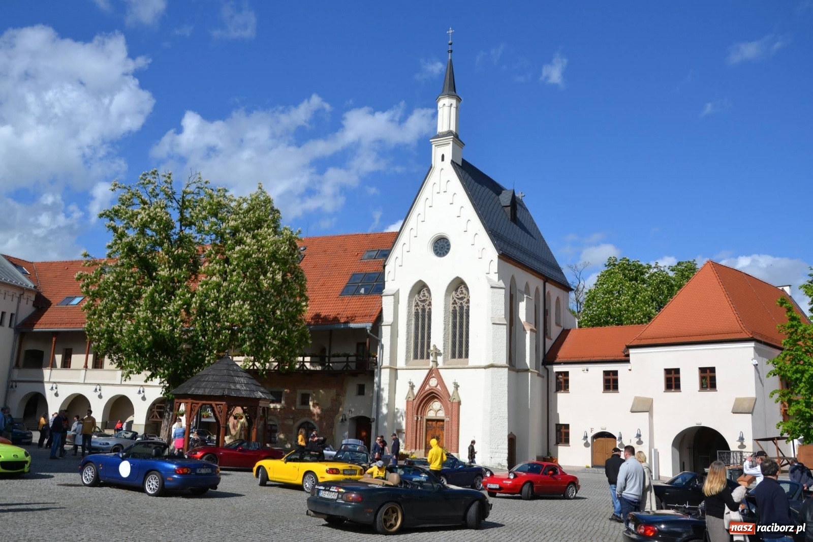 Zdjęcie w galerii na portalu naszraciborz.pl: Racibórz-Tworków. Zlot Mazd MX-5 wiadomości z regionu