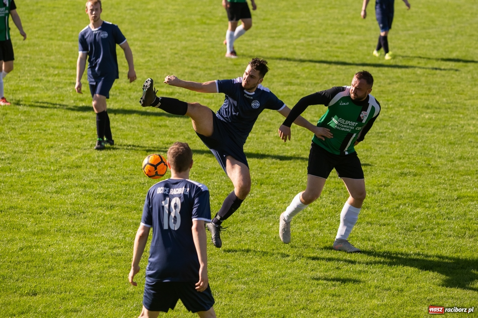 Zdjęcie w galerii na portalu naszraciborz.pl: Lokomotywa ruszyła z opóźnieniem, ale do celu dotała na czas [FOTO] wiadomości z regionu