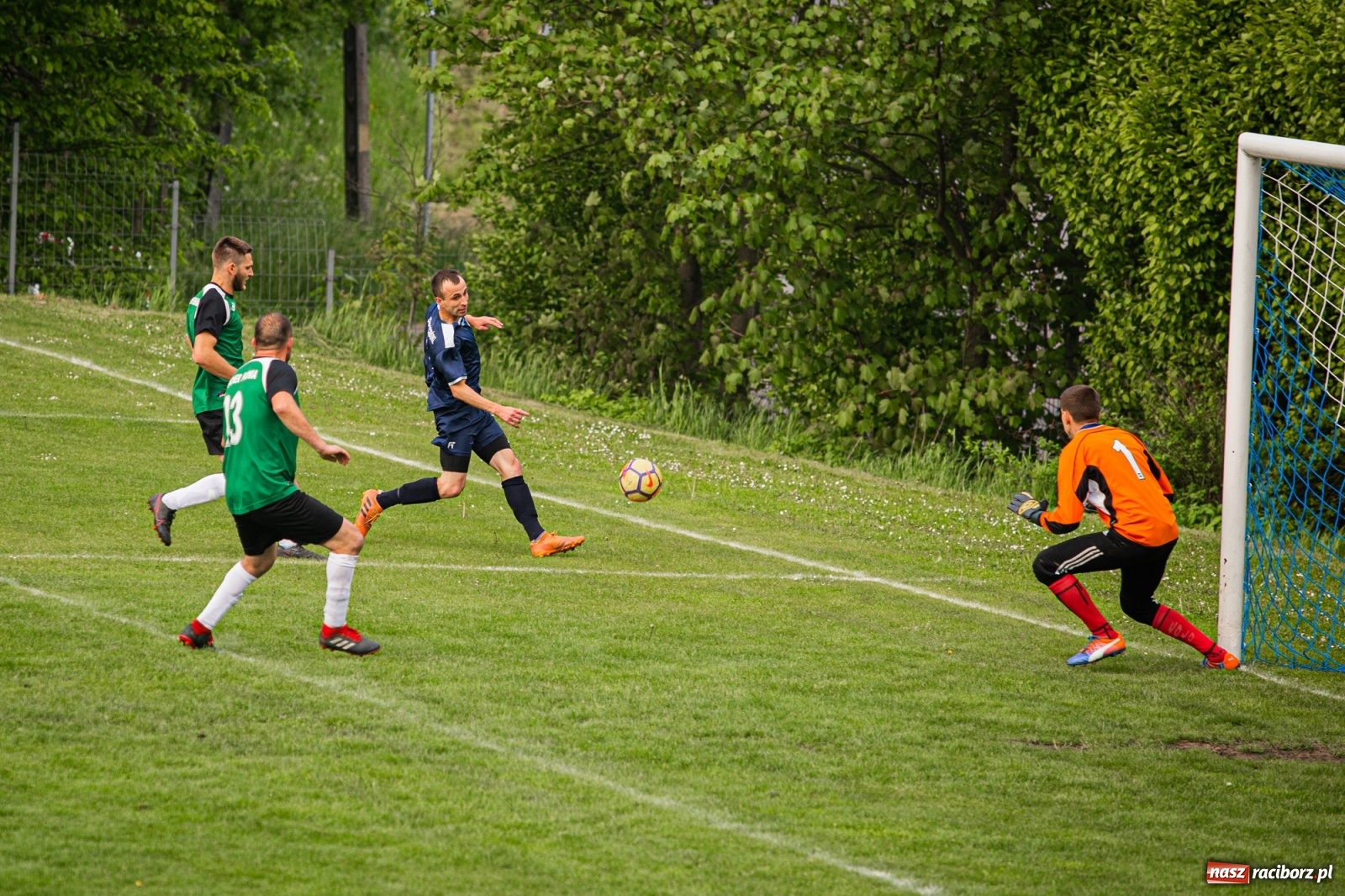 Zdjęcie w galerii na portalu naszraciborz.pl: Lokomotywa ruszyła z opóźnieniem, ale do celu dotała na czas [FOTO] wiadomości z regionu