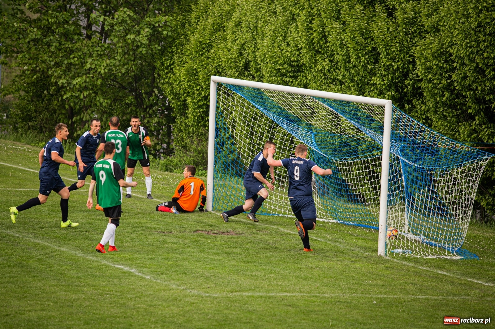 Zdjęcie w galerii na portalu naszraciborz.pl: Lokomotywa ruszyła z opóźnieniem, ale do celu dotała na czas [FOTO] wiadomości z regionu