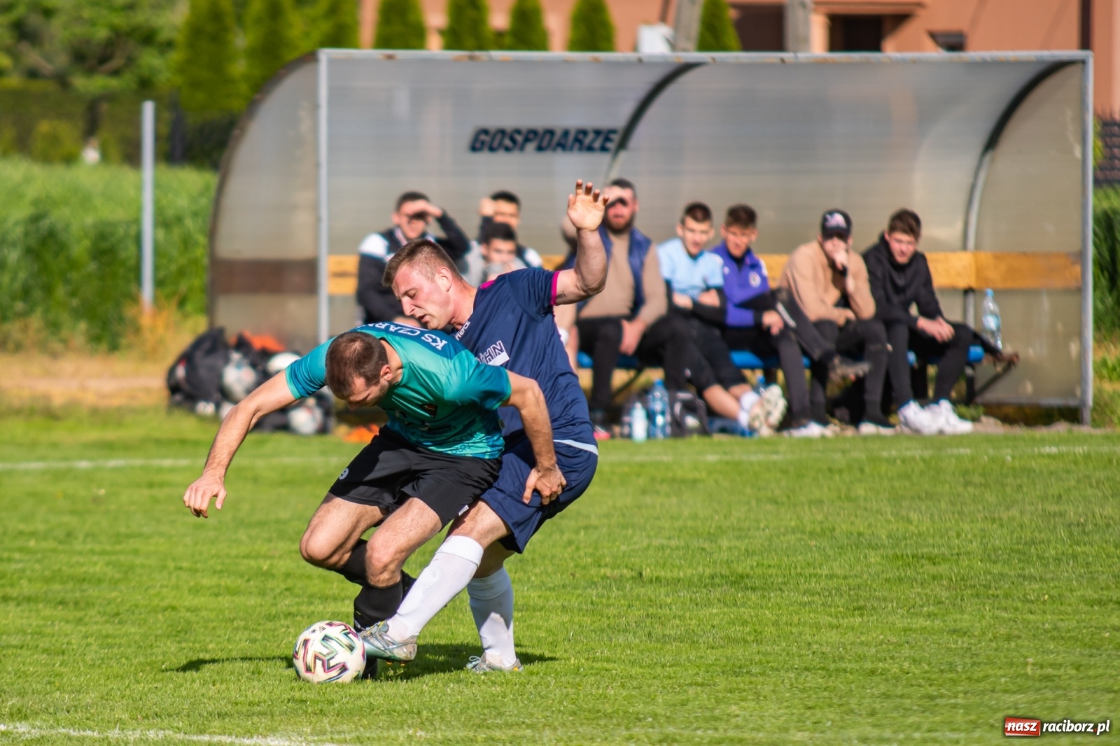 Zdjęcie w galerii na portalu naszraciborz.pl: Krzyżanowice vs Gorzyce. Choć dwoili się i troili, liderowi zbytnio nie podskoczyli [FOTO] wiadomości z regionu