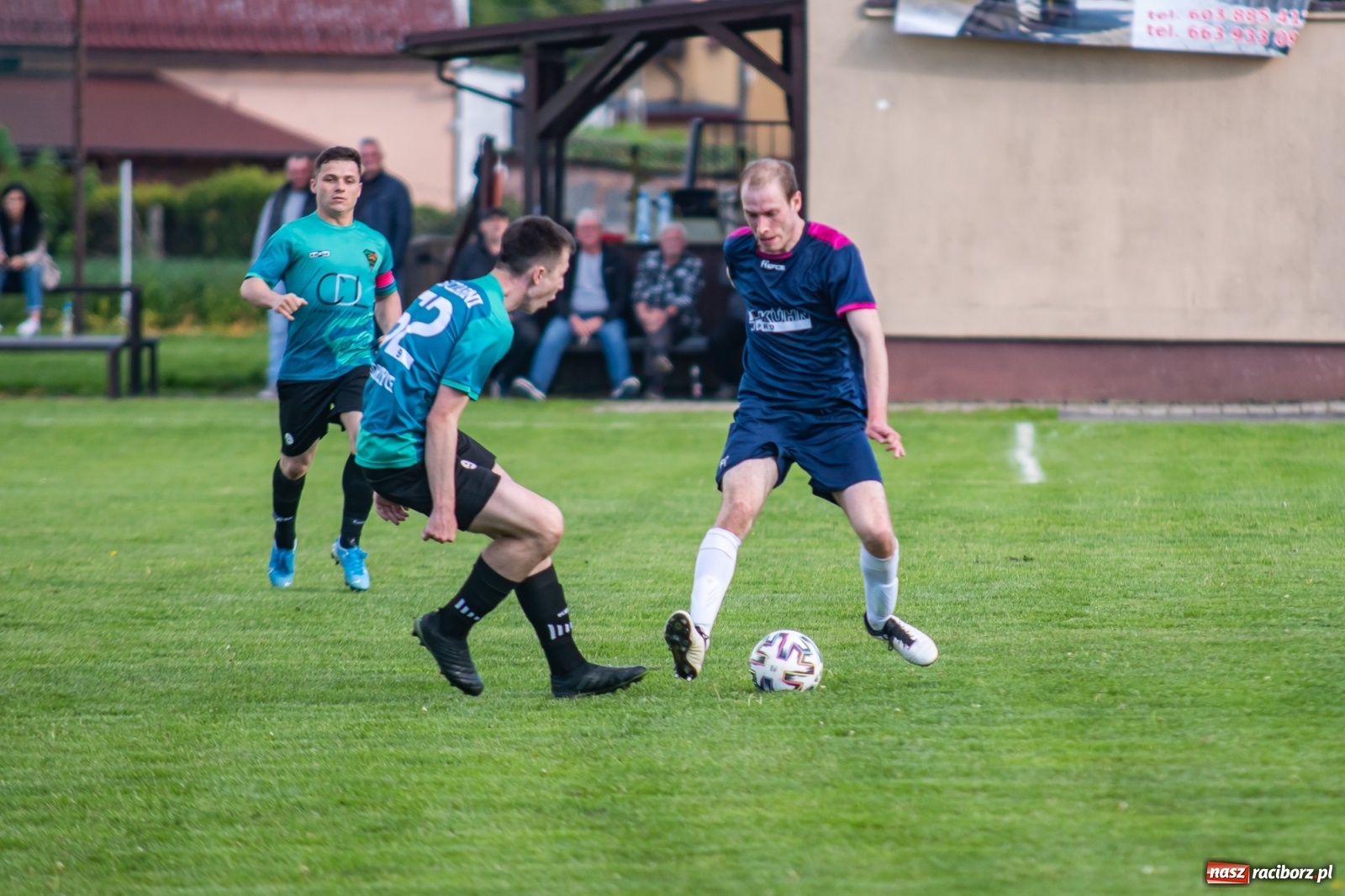 Zdjęcie w galerii na portalu naszraciborz.pl: Krzyżanowice vs Gorzyce. Choć dwoili się i troili, liderowi zbytnio nie podskoczyli [FOTO] wiadomości z regionu