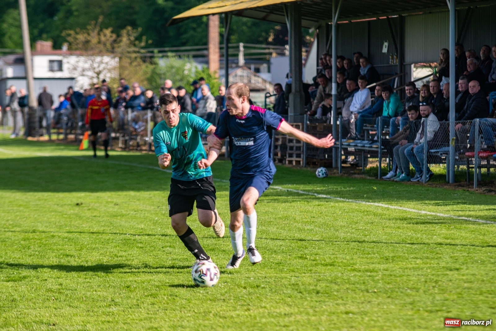 Zdjęcie w galerii na portalu naszraciborz.pl: Krzyżanowice vs Gorzyce. Choć dwoili się i troili, liderowi zbytnio nie podskoczyli [FOTO] wiadomości z regionu