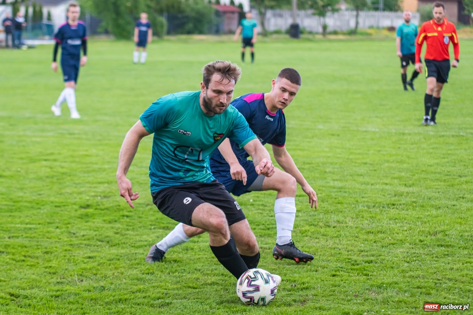 Zdjęcie w galerii na portalu naszraciborz.pl: Krzyżanowice vs Gorzyce. Choć dwoili się i troili, liderowi zbytnio nie podskoczyli [FOTO] wiadomości z regionu