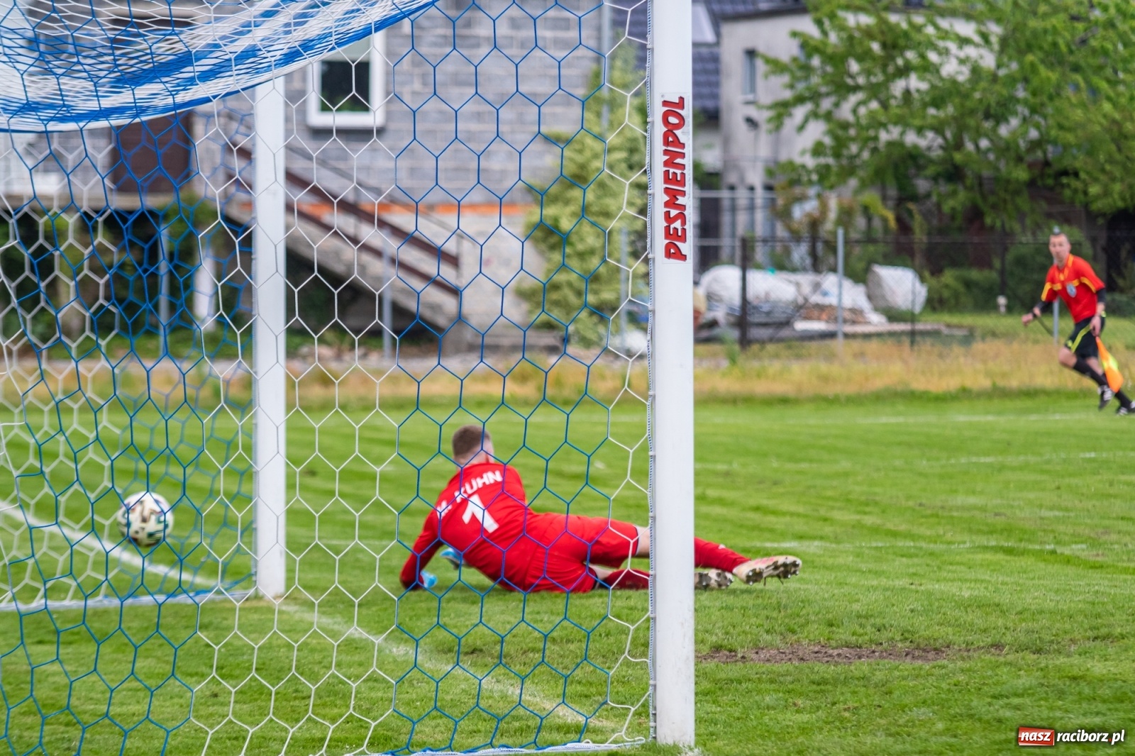 Zdjęcie w galerii na portalu naszraciborz.pl: Krzyżanowice vs Gorzyce. Choć dwoili się i troili, liderowi zbytnio nie podskoczyli [FOTO] wiadomości z regionu