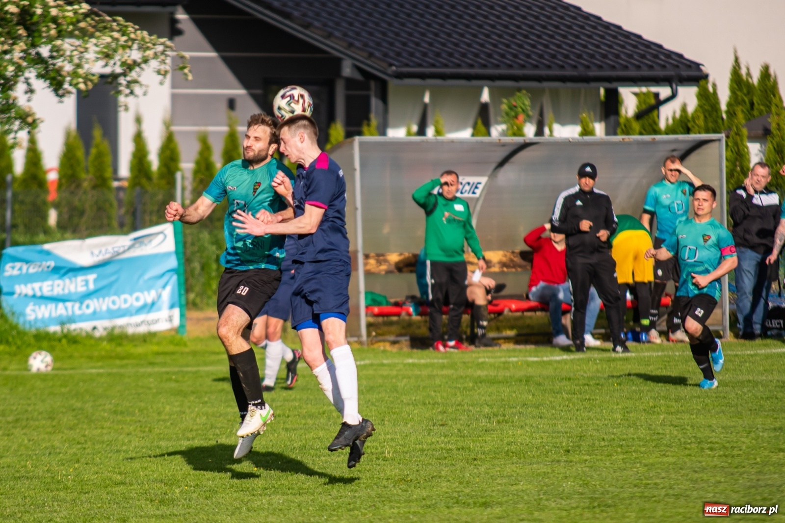 Zdjęcie w galerii na portalu naszraciborz.pl: Krzyżanowice vs Gorzyce. Choć dwoili się i troili, liderowi zbytnio nie podskoczyli [FOTO] wiadomości z regionu