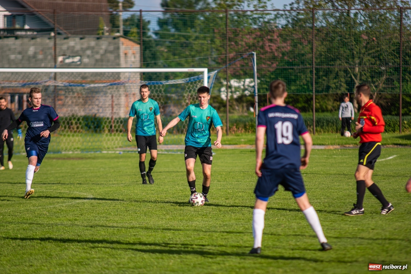 Zdjęcie w galerii na portalu naszraciborz.pl: Krzyżanowice vs Gorzyce. Choć dwoili się i troili, liderowi zbytnio nie podskoczyli [FOTO] wiadomości z regionu