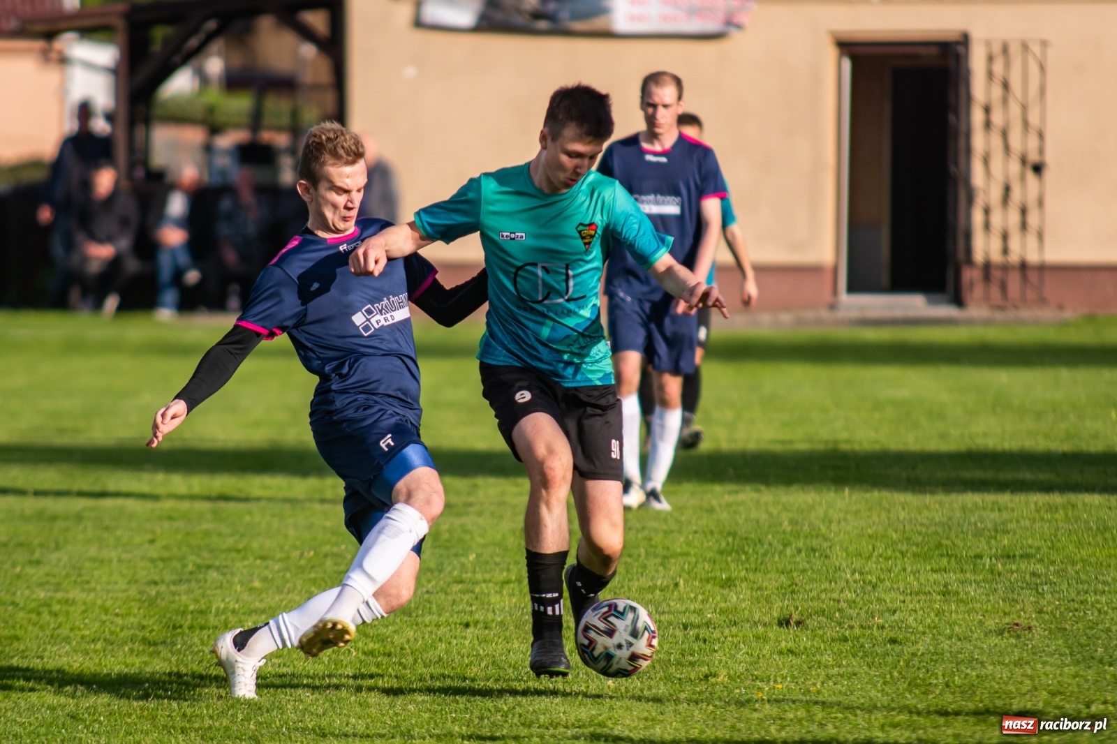 Zdjęcie w galerii na portalu naszraciborz.pl: Krzyżanowice vs Gorzyce. Choć dwoili się i troili, liderowi zbytnio nie podskoczyli [FOTO] wiadomości z regionu