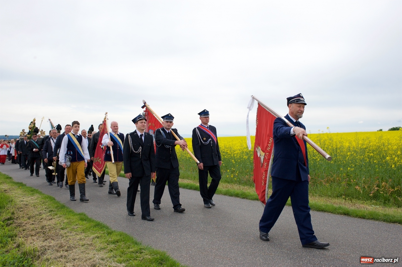 Zdjęcie w galerii na portalu naszraciborz.pl: Tworkowiki w dorocznej procesji na św. Urbana [FOTO] wiadomości z regionu