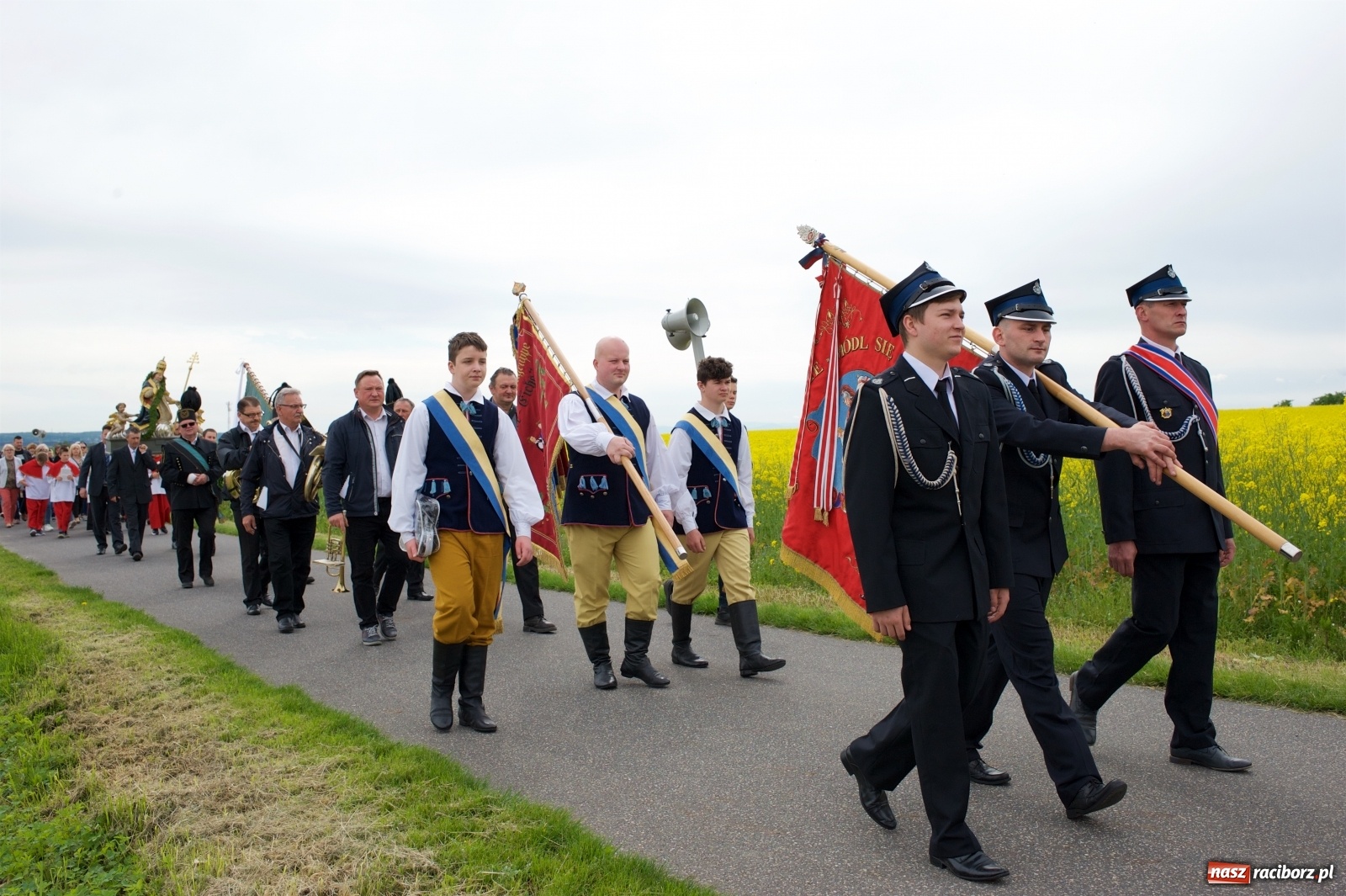 Zdjęcie w galerii na portalu naszraciborz.pl: Tworkowiki w dorocznej procesji na św. Urbana [FOTO] wiadomości z regionu