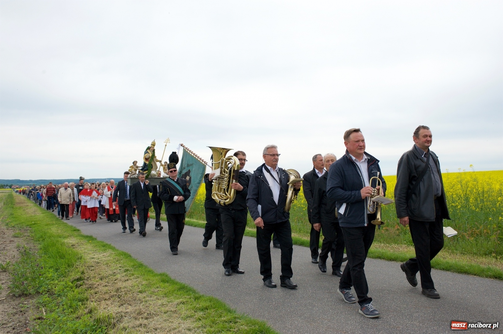 Zdjęcie w galerii na portalu naszraciborz.pl: Tworkowiki w dorocznej procesji na św. Urbana [FOTO] wiadomości z regionu