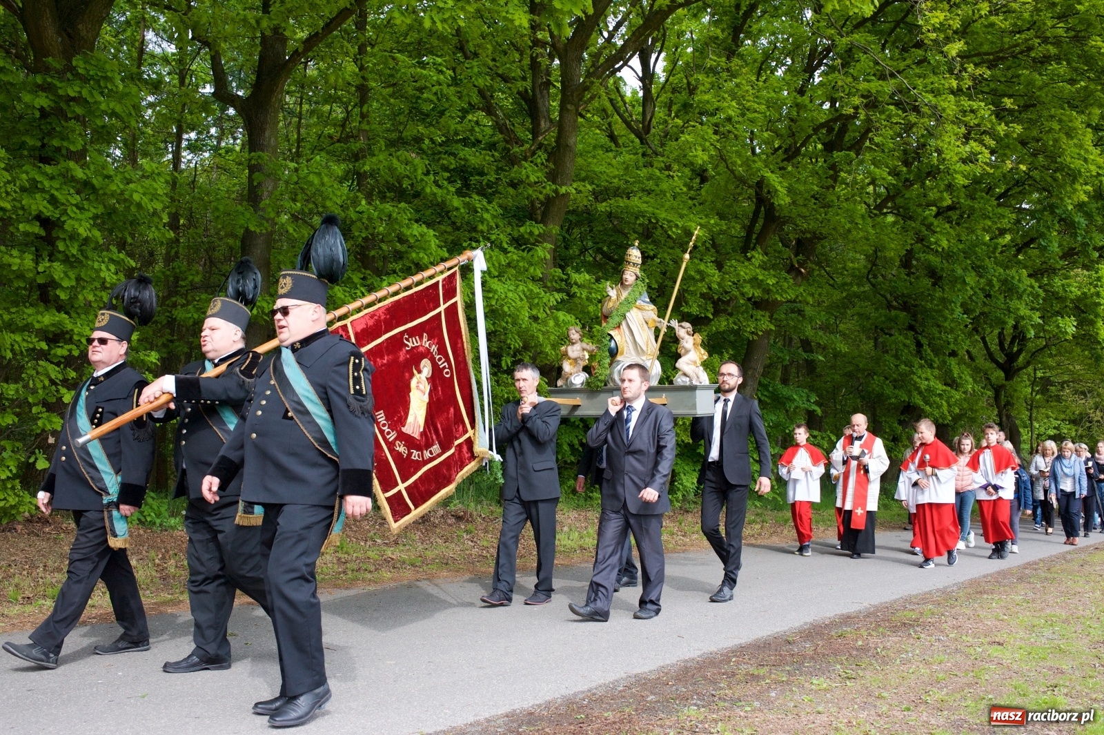 Zdjęcie w galerii na portalu naszraciborz.pl: Tworkowiki w dorocznej procesji na św. Urbana [FOTO] wiadomości z regionu