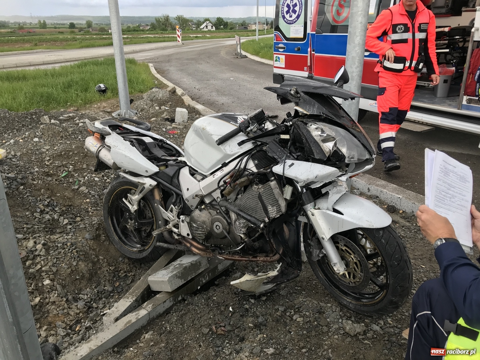 Zdjęcie w galerii na portalu naszraciborz.pl: Policja szuka świadków śmiertelnego wypadku w Miedoni wiadomości z regionu