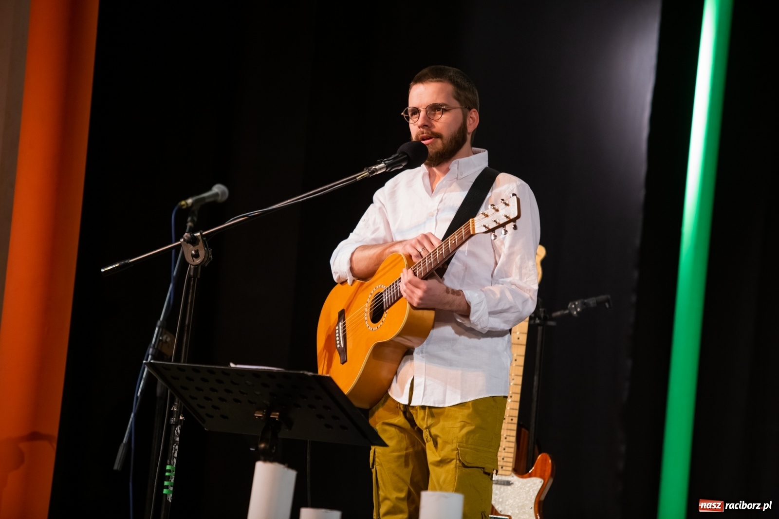 Zdjęcie w galerii na portalu naszraciborz.pl: Premiera 33. Almanachu Prowincjonalnego w DK Strzecha wiadomości z regionu