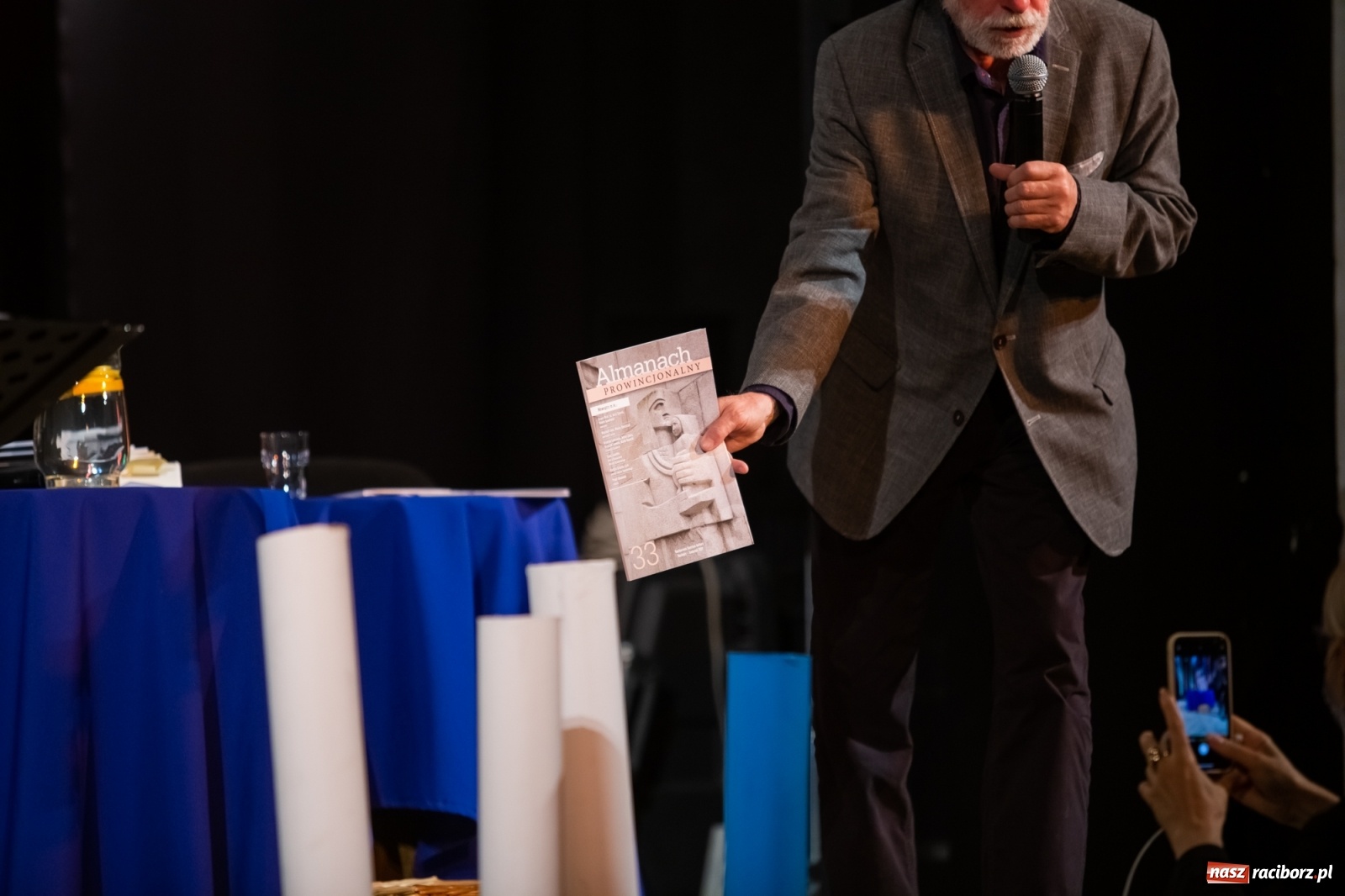 Zdjęcie w galerii na portalu naszraciborz.pl: Premiera 33. Almanachu Prowincjonalnego w DK Strzecha wiadomości z regionu