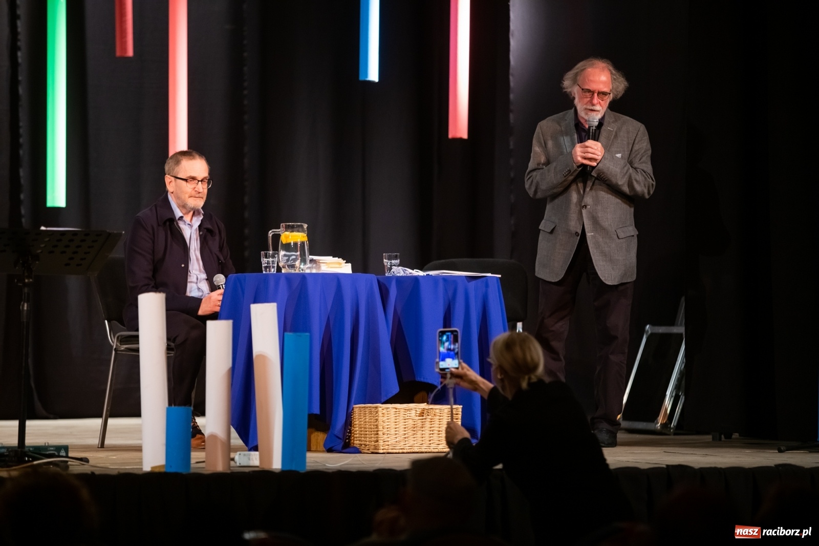 Zdjęcie w galerii na portalu naszraciborz.pl: Premiera 33. Almanachu Prowincjonalnego w DK Strzecha wiadomości z regionu