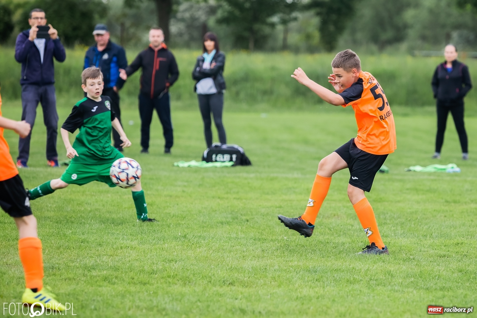 Zdjęcie w galerii na portalu naszraciborz.pl: Orliki Tworkowa górą przy Łąkowej [FOTO] wiadomości z regionu