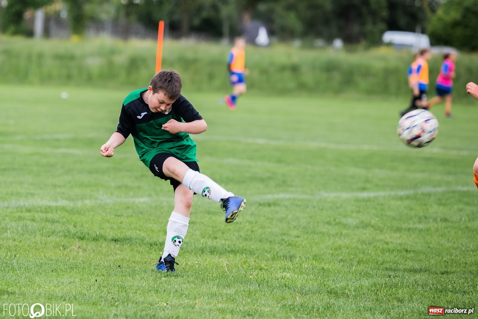 Zdjęcie w galerii na portalu naszraciborz.pl: Orliki Tworkowa górą przy Łąkowej [FOTO] wiadomości z regionu