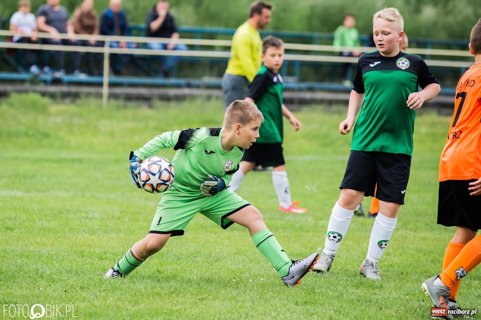 Zdjęcie w galerii na portalu naszraciborz.pl: Orliki Tworkowa górą przy Łąkowej [FOTO] wiadomości z regionu