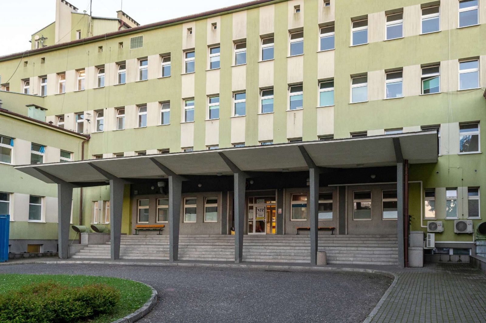 Zdjęcie w galerii na portalu naszraciborz.pl: Szpital w Kędzierzynie-Koźlu od 26 maja wraca do pracy hybrydowej wiadomości z regionu