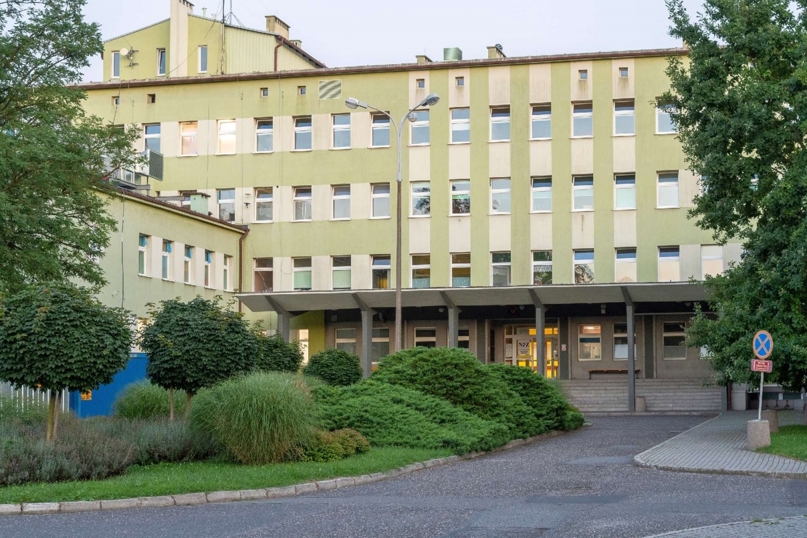 Zdjęcie w galerii na portalu naszraciborz.pl: Szpital w Kędzierzynie-Koźlu od 26 maja wraca do pracy hybrydowej wiadomości z regionu