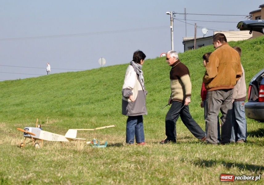 Zdjęcie w galerii na portalu naszraciborz.pl: Pogoda dopisała. Piękne pokazy wiadomości z regionu
