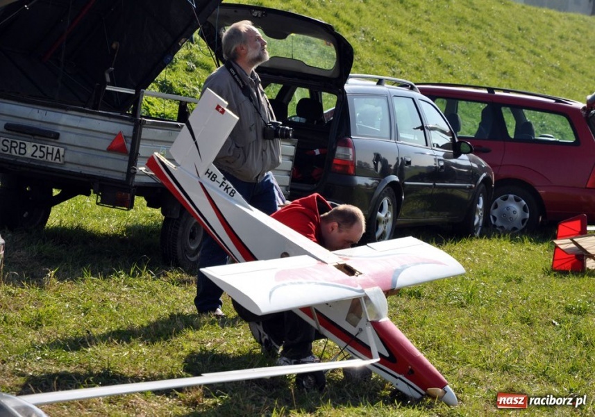 Zdjęcie w galerii na portalu naszraciborz.pl: Pogoda dopisała. Piękne pokazy wiadomości z regionu