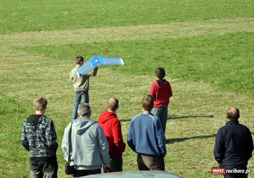 Zdjęcie w galerii na portalu naszraciborz.pl: Pogoda dopisała. Piękne pokazy wiadomości z regionu