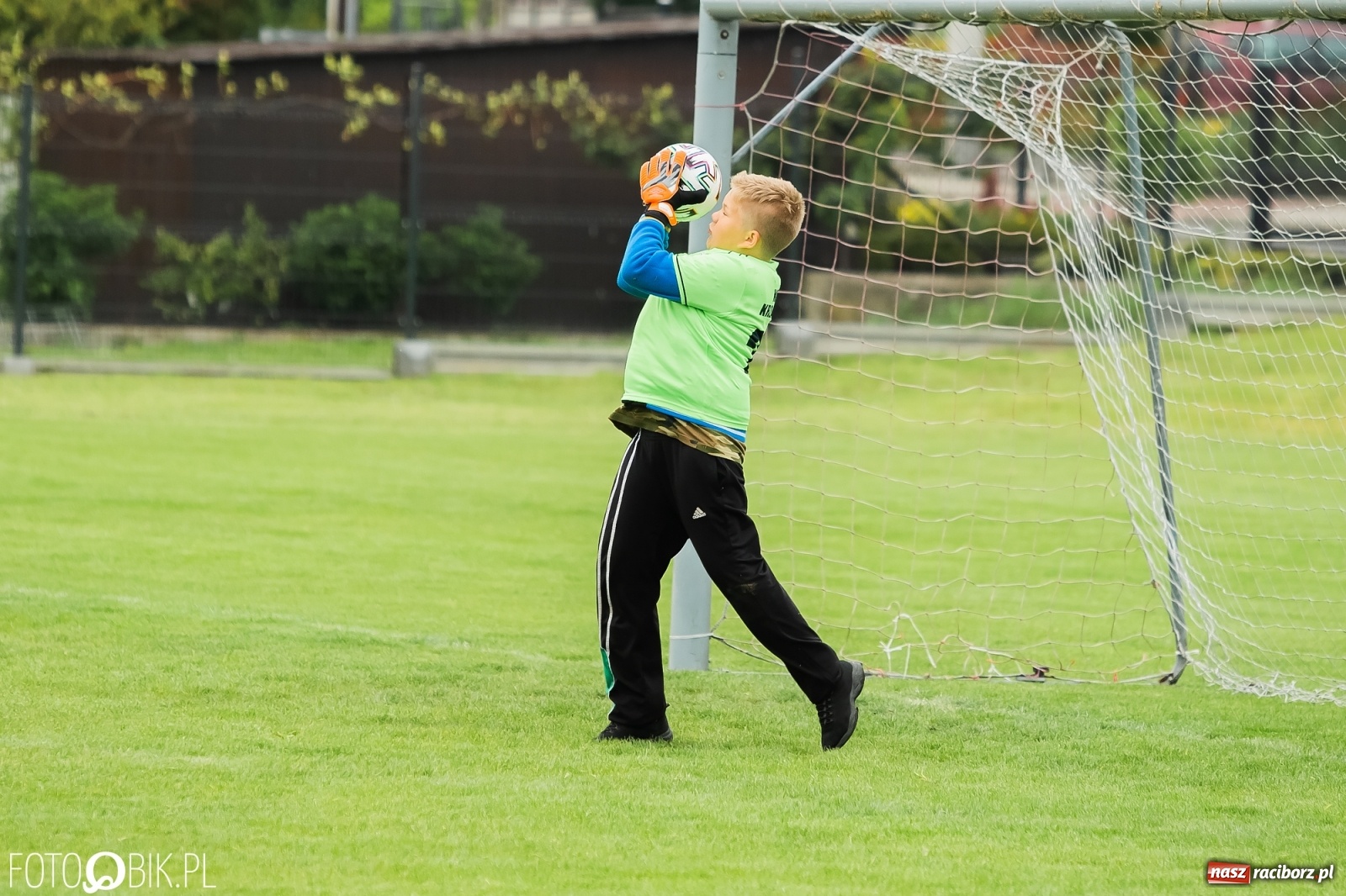 Zdjęcie w galerii na portalu naszraciborz.pl: Ostre strzelanie przy Urbana. Młodziki Studziennej z wygraną [FOTO] wiadomości z regionu