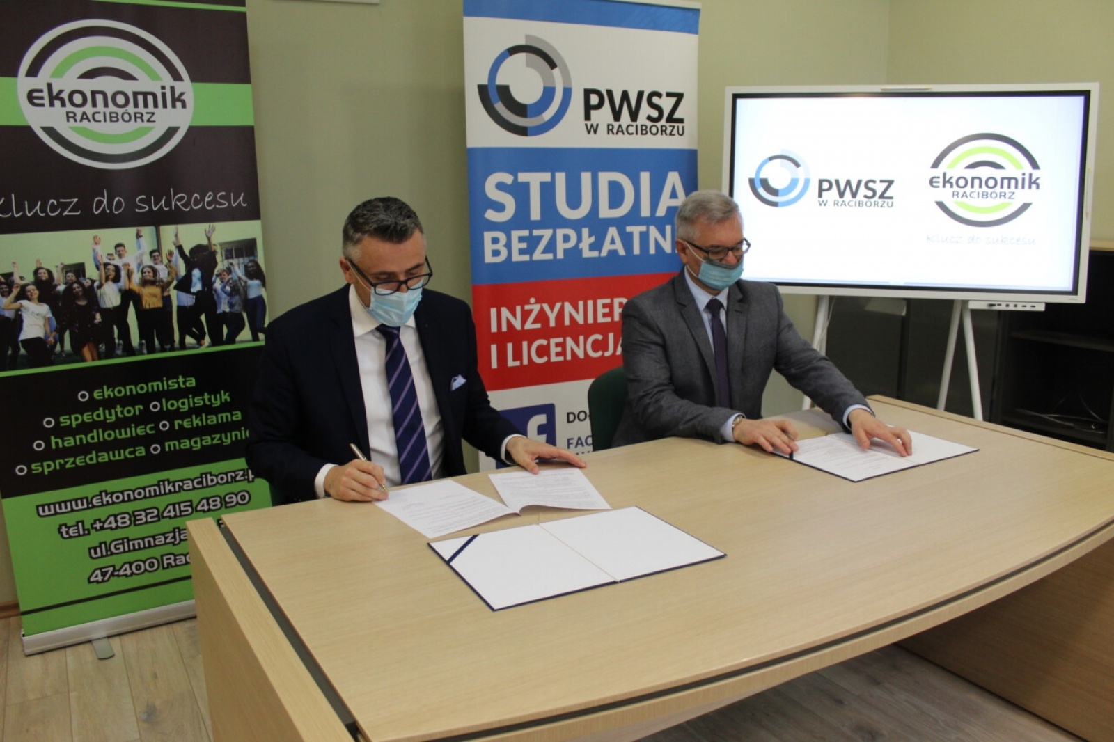 Zdjęcie w galerii na portalu naszraciborz.pl: PWSZ podpisała umowę o współpracy z raciborskim Ekonomikiem wiadomości z regionu