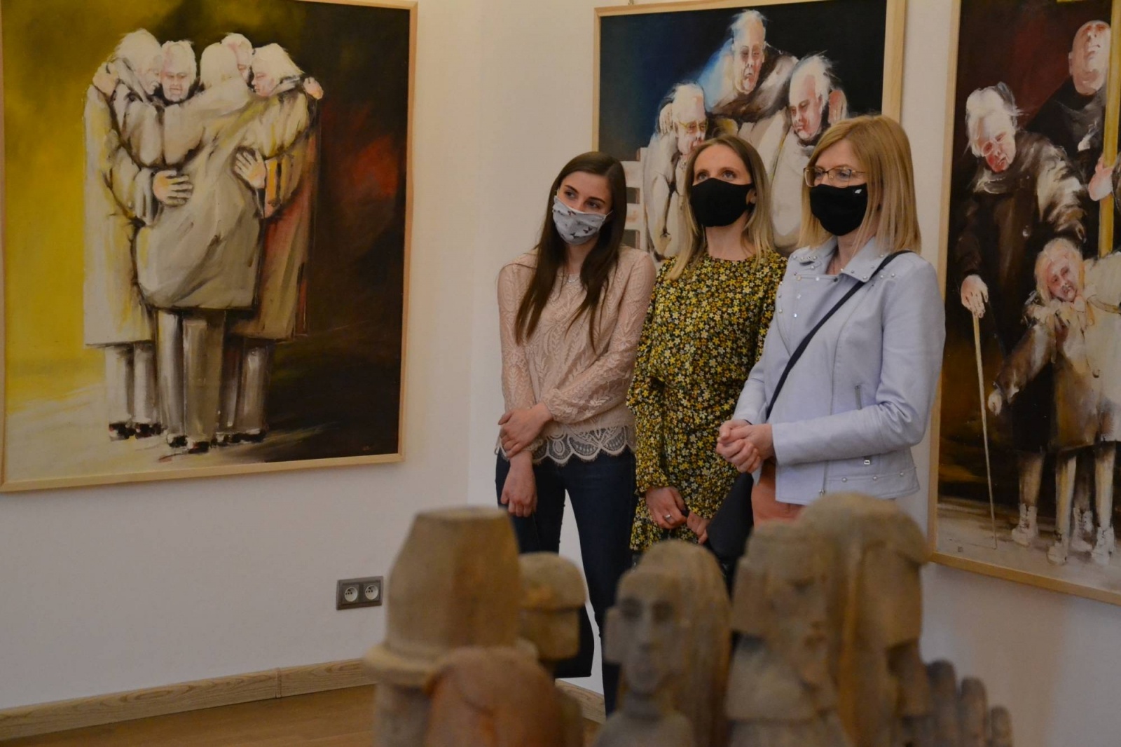 Zdjęcie w galerii na portalu naszraciborz.pl: Malarstwo sztalugowe Wiesława Mazura. Finisaż wystawy na Zamku Piastowskim [FOTO] wiadomości z regionu