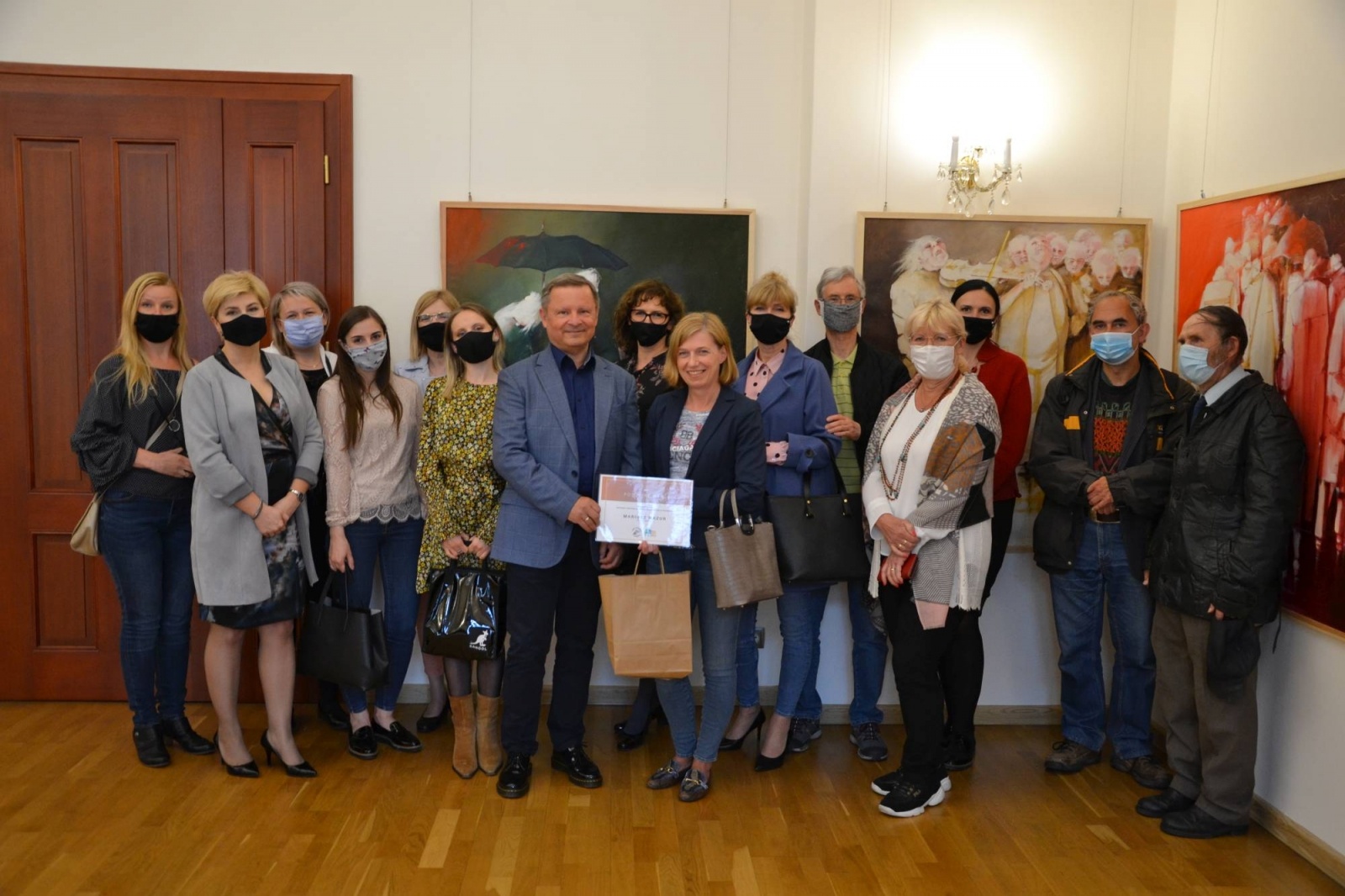 Zdjęcie w galerii na portalu naszraciborz.pl: Malarstwo sztalugowe Wiesława Mazura. Finisaż wystawy na Zamku Piastowskim [FOTO] wiadomości z regionu