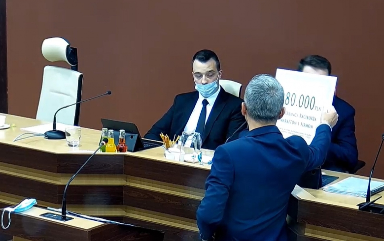 Zdjęcie w galerii na portalu naszraciborz.pl: Konflikt w Radzie Miasta. Radny Łęski mówi o przemocy fizycznej, radny Klima wzywa prezydenta do dymisji wiadomości z regionu