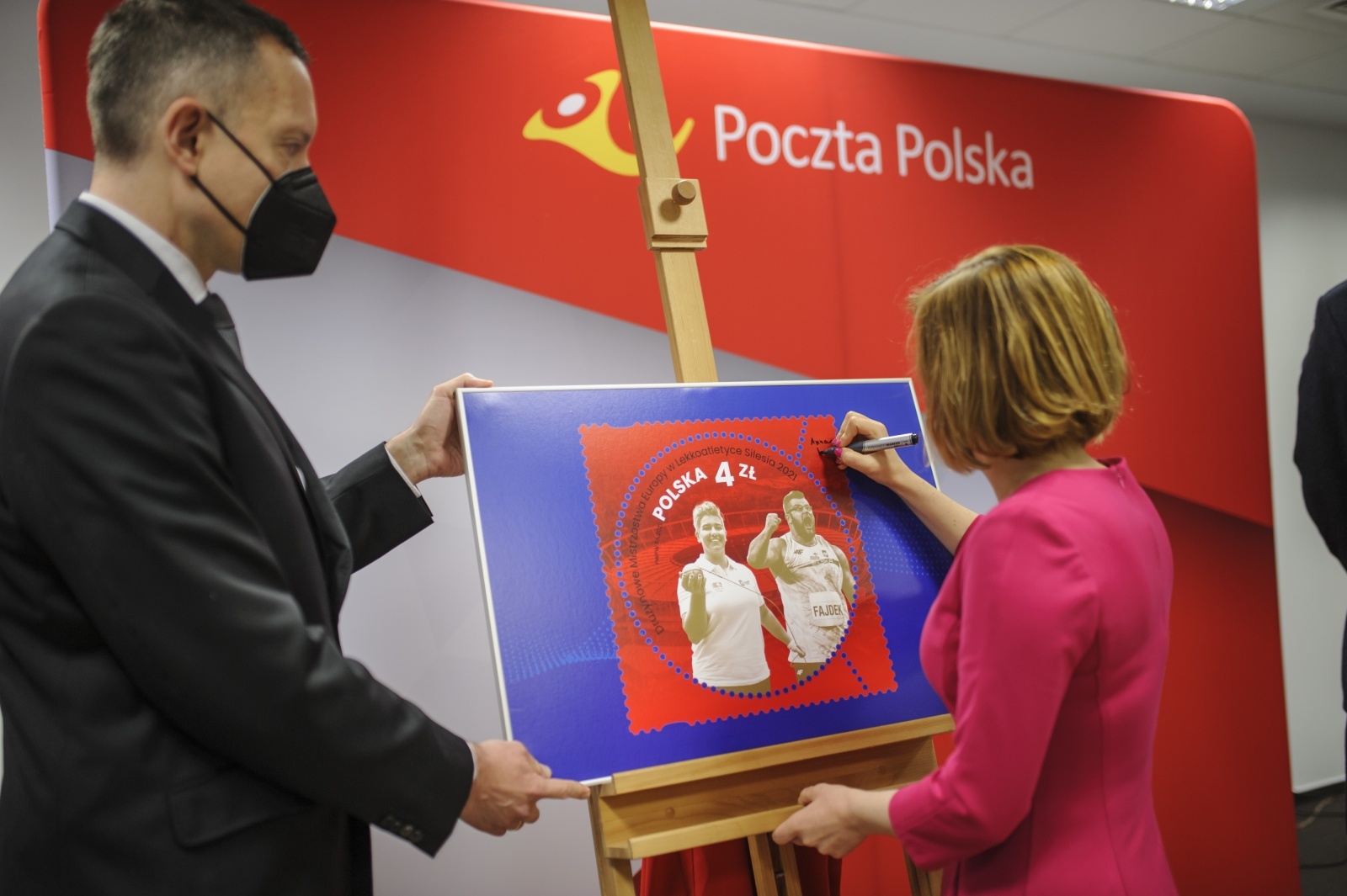 Zdjęcie w galerii na portalu naszraciborz.pl: Drużynowe Mistrzostwa Europy w Lekkoatletyce na nowym znaczku Poczty Polskiej wiadomości z regionu