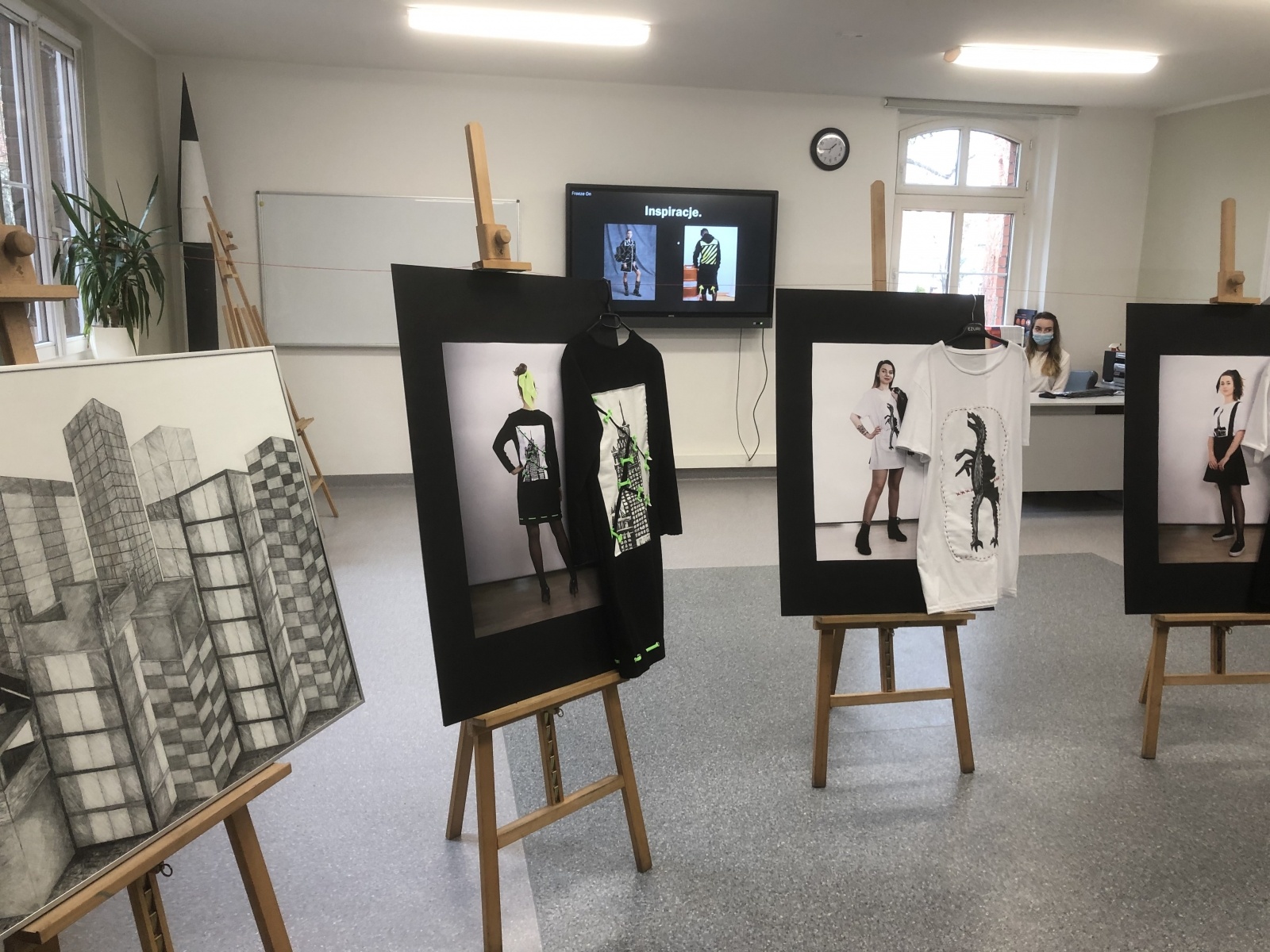 Zdjęcie w galerii na portalu naszraciborz.pl: Dyplomy 2021. Wernisaż wystawy wkrótce na Zamku Piastowskim wiadomości z regionu