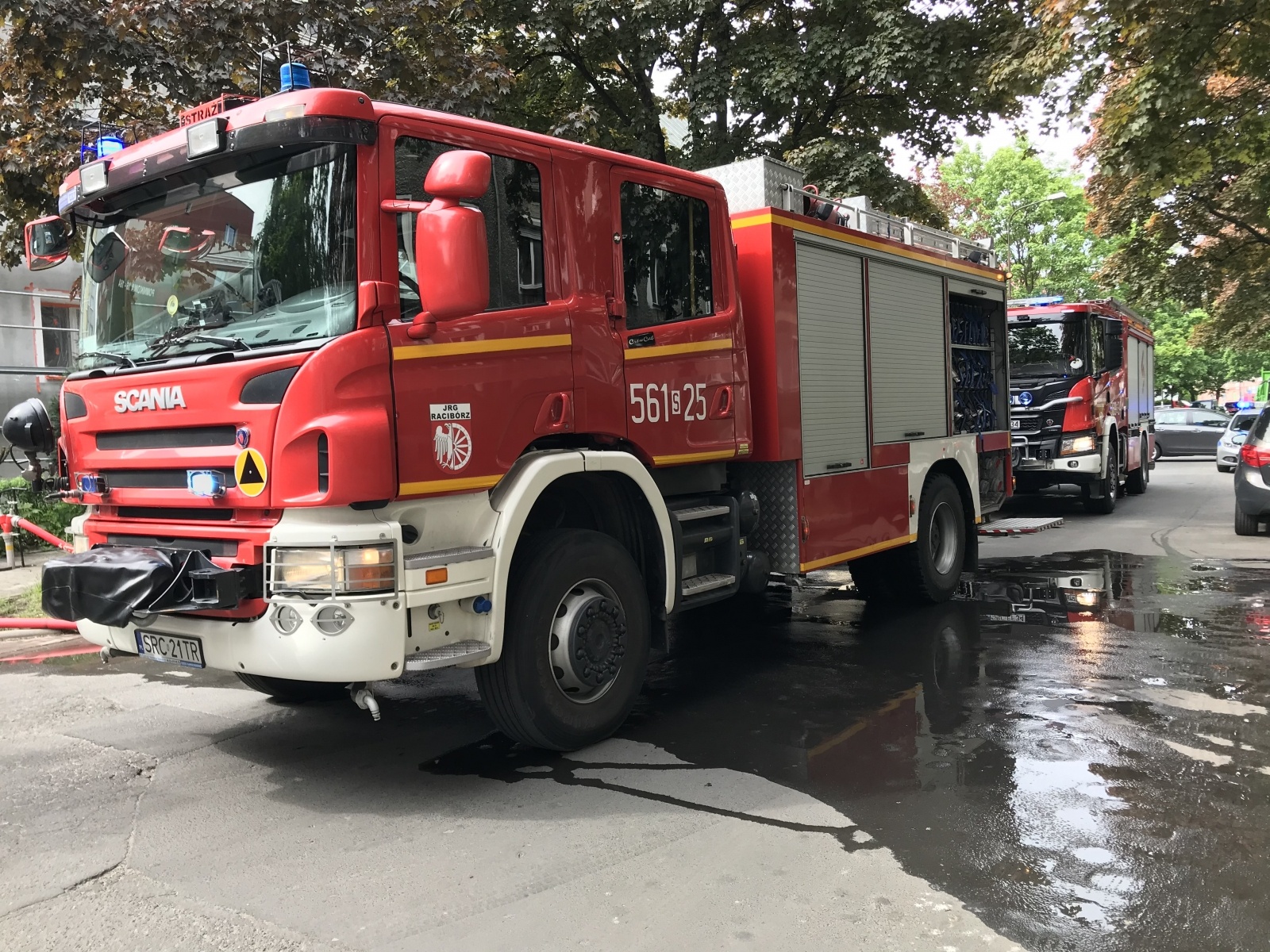 Zdjęcie w galerii na portalu naszraciborz.pl: Pożar w budynku wielorodzinnym przy Pomnikowej [FOTO i WIDEO] wiadomości z regionu