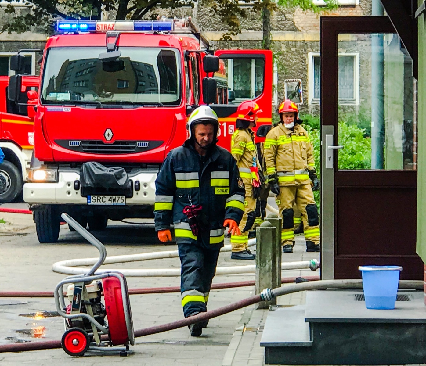 Zdjęcie w galerii na portalu naszraciborz.pl: Pożar w budynku wielorodzinnym przy Pomnikowej [FOTO i WIDEO] wiadomości z regionu