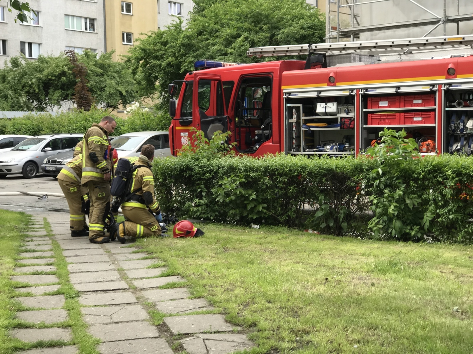Zdjęcie w galerii na portalu naszraciborz.pl: Pożar w budynku wielorodzinnym przy Pomnikowej [FOTO i WIDEO] wiadomości z regionu