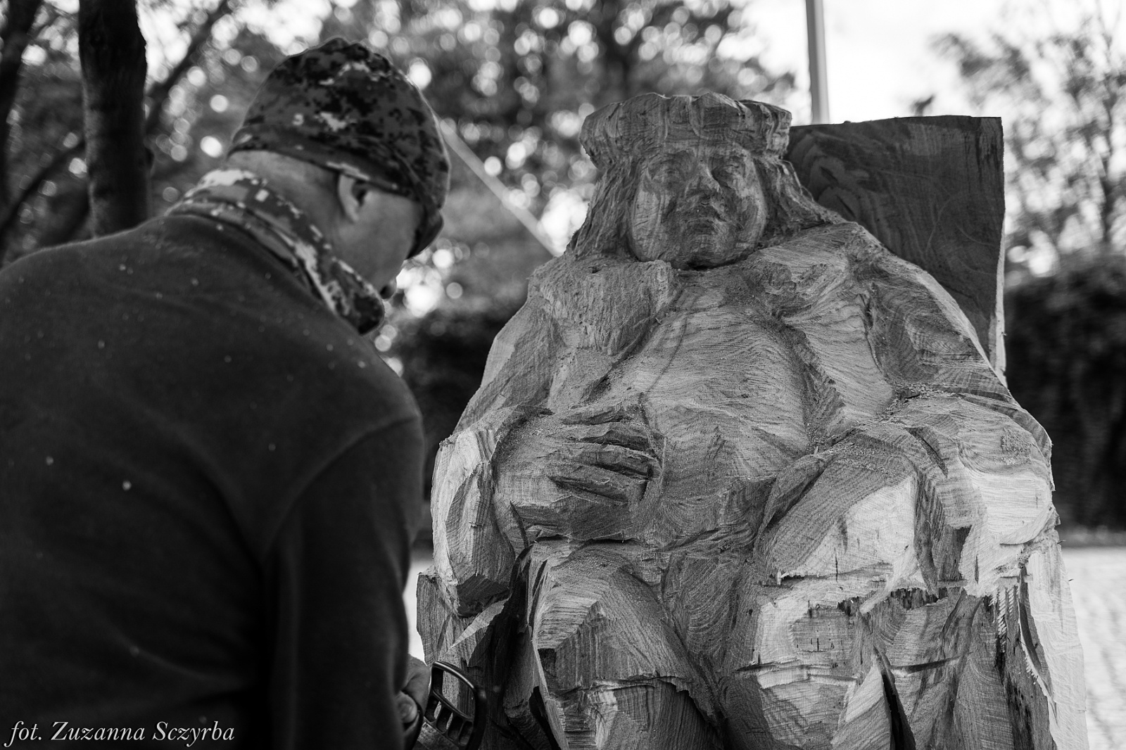 Zdjęcie w galerii na portalu naszraciborz.pl: Studenci raciborskiej PWSZ wzięli udział w plenerze fotograficznym na zamku wiadomości z regionu