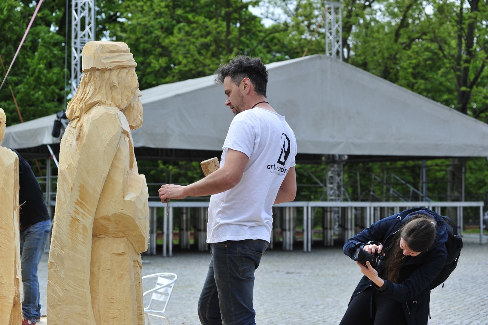 Zdjęcie w galerii na portalu naszraciborz.pl: Studenci raciborskiej PWSZ wzięli udział w plenerze fotograficznym na zamku wiadomości z regionu
