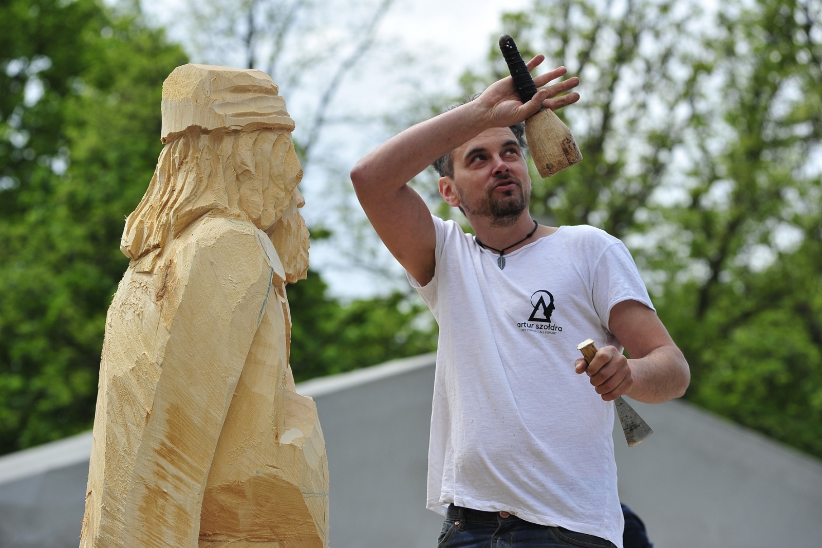 Zdjęcie w galerii na portalu naszraciborz.pl: Studenci raciborskiej PWSZ wzięli udział w plenerze fotograficznym na zamku wiadomości z regionu