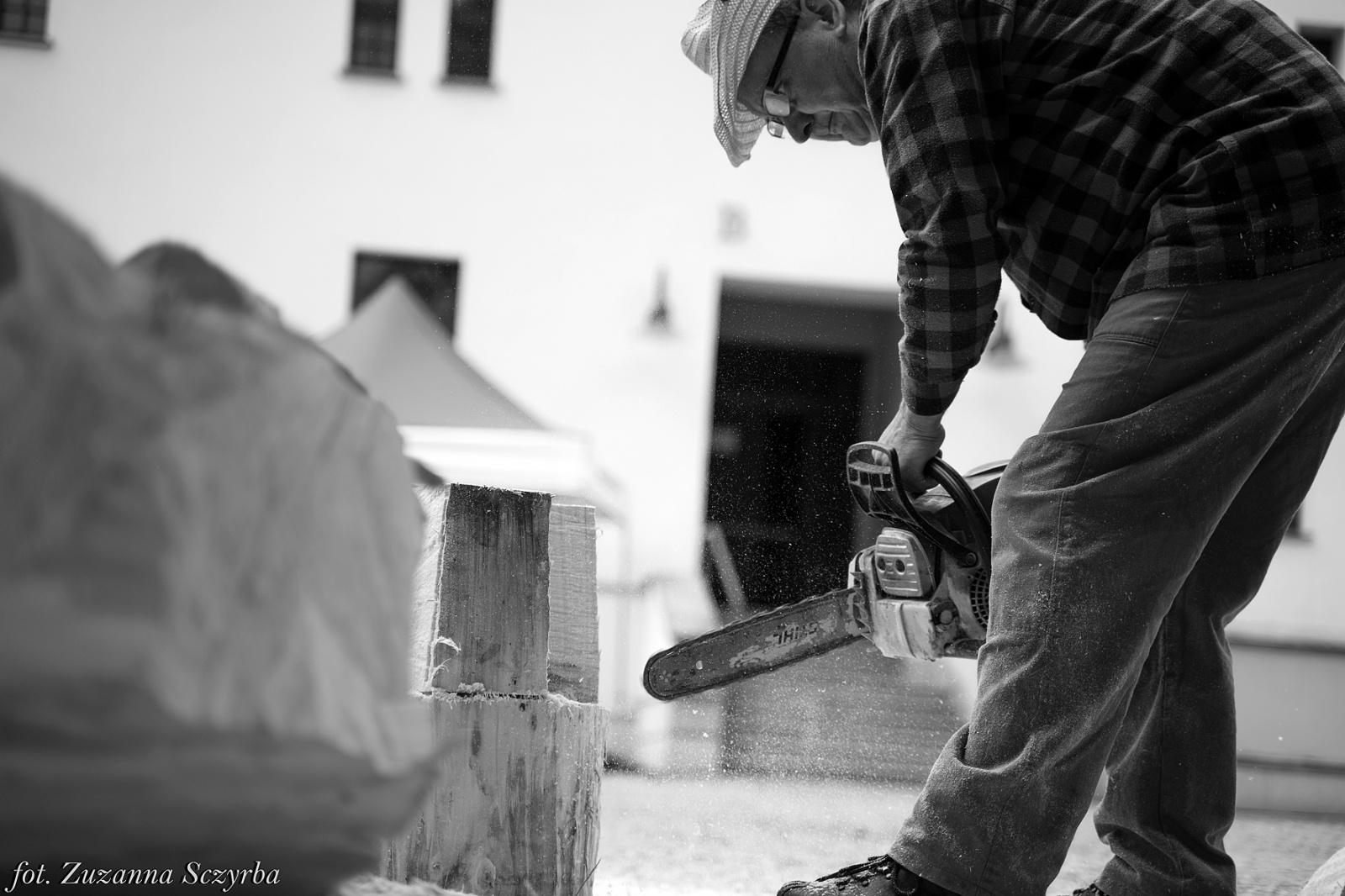 Zdjęcie w galerii na portalu naszraciborz.pl: Studenci raciborskiej PWSZ wzięli udział w plenerze fotograficznym na zamku wiadomości z regionu