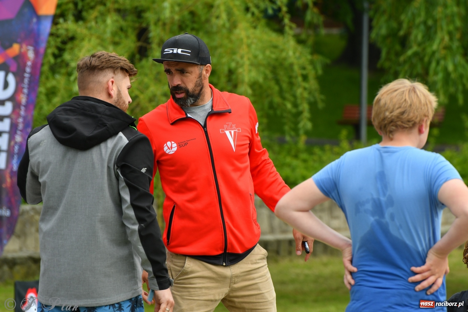 Zdjęcie w galerii na portalu naszraciborz.pl: Racibórz. Wielkie wiosłowanie w parku m. Roth wiadomości z regionu