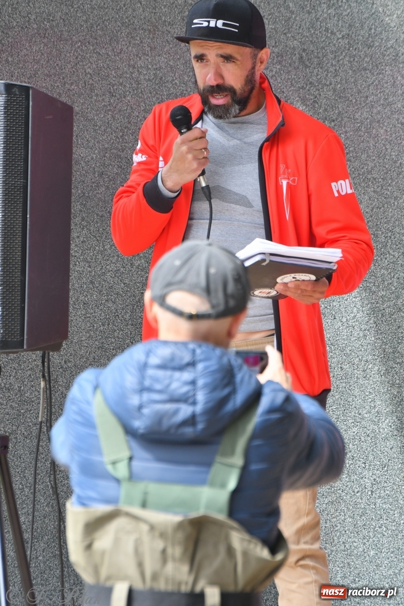 Zdjęcie w galerii na portalu naszraciborz.pl: Racibórz. Wielkie wiosłowanie w parku m. Roth wiadomości z regionu