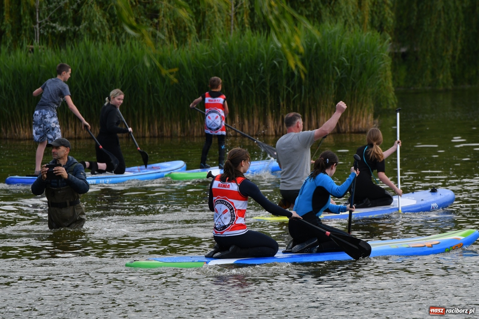 Zdjęcie w galerii na portalu naszraciborz.pl: Racibórz. Wielkie wiosłowanie w parku m. Roth wiadomości z regionu
