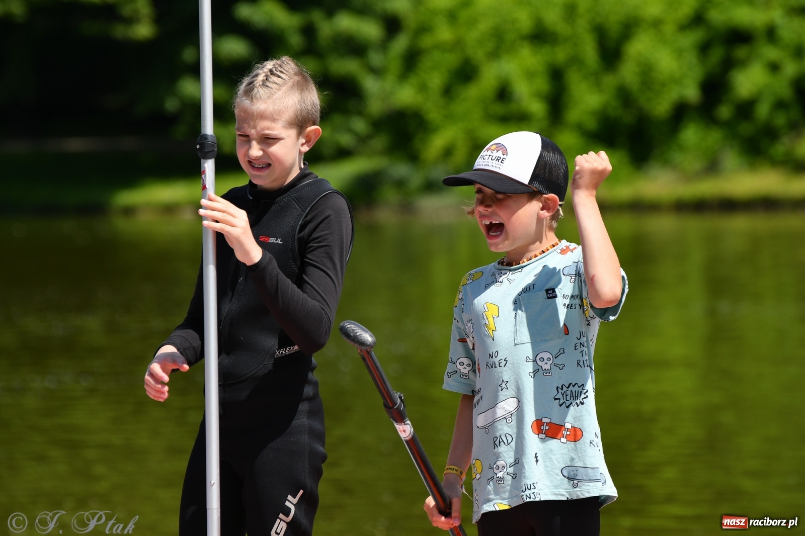 Zdjęcie w galerii na portalu naszraciborz.pl: Racibórz. Wielkie wiosłowanie w parku m. Roth wiadomości z regionu